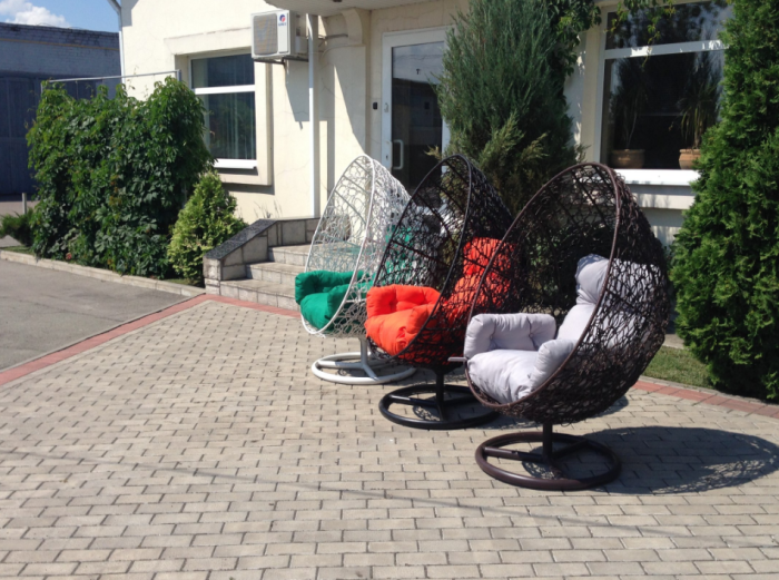 Купить плетенное кресло шар из ротанга в стиле LOFT в Украине