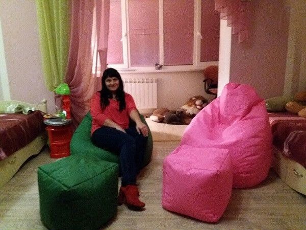 Акция на бескаркасный комплект при покупке двух груш -два пуфика бесплатно.