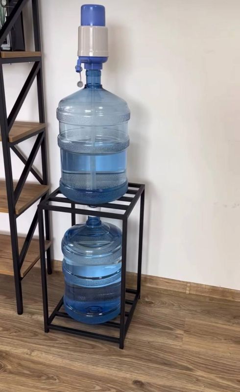 Подставка для бутелей воды из металла