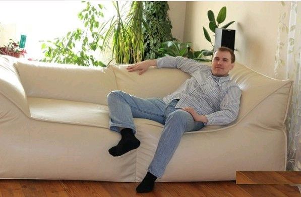 Бескаркасный диван для гостиной